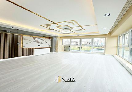 Metrobüse Yürüme Mesafesi 5dk Tam Donanımlı Site İçerisinde 2+1