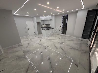 Liman Yoluna 170 Metre Müstakil Havuzlu Sıfır 3+1 Villa