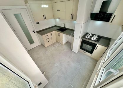 ꧁ay Emlaktan꧂akçay Merkezde İçi Komple Yenilenmiş Arakat Denize Yakın Satılık 2+1 Lüx Daire