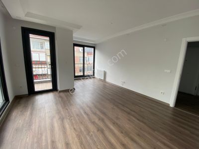 Kaçmaz'dan Ön Cephe Minibüse Yakın Ara Kat Ferah 2+1 Daire