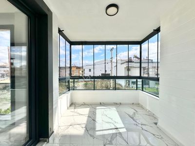 ꧁ay Emlaktan꧂akçay'da Yüksek Kredili Arakat Ön Cephe Denize Yakın Kapalı Balkonlu Satılık 1+1 Daire