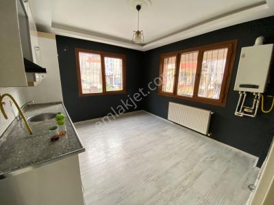Uçan Emlak'tan Buca Çamlık Mahallesinde 2+1 70m2 Ygiriş Katı Dgazlı Kiralık Daire