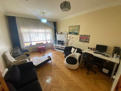 Pınarbaşı Mahallesinde Cadde Üzeri Katta Bağımsız Yetişen Alır