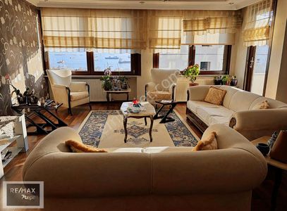 Kartal'da Adalar Ve Deniz Manzaralı Teraslı 6+2 Satılık Dubleks