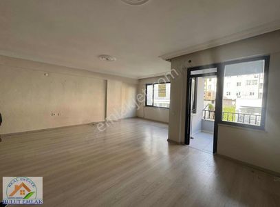 Bulut'tan Marmaris Merkezde 2+1 Kiralık Geniş Daire