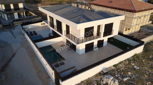 Didim Altınkumda Satlık Ultra Lüks Havuzlu Müstskil Villa