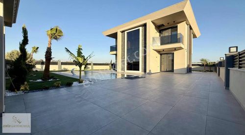 Didim Denize Yürüme Mesafesinde Havuzlu 500 M2 Müstakil Villa