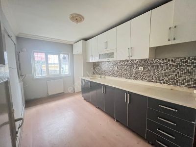 Koza Emlak'tan Plevne Mahalesinde Çift Girişli Bağımsız 3+1 Yapılı Satılık Daireee