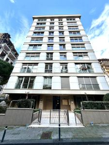 Göztepe'de Caddeye Yakın Satılık 2+1 Net 80 M2 Daire