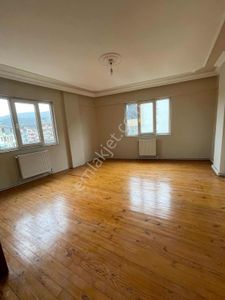 Anka Gm'den Yeniceköy Mah. Çarşı İçi Mevkii Kiralık 165 M2 Daire