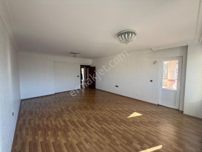 Makro Life Gayrimenkul'den Acil Satılık Metropolde 4+1 Fırsat Daire