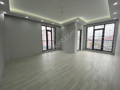 Bolluca Emlak`tan Satılık 2+1 Ebevyn Banyolu Arakat Daire