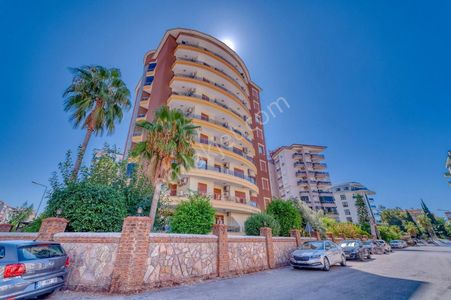 Alanya / Kleopatra’da 4+1 Satılık Lüks Daire — Vatandaşlığa Uygun!