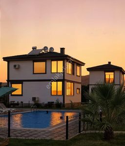 Kostak Gayrimenkul'den Tek Yetkili Geniş Arsa Paylı Tam Müstakil 6+1 Havuzlu Villa