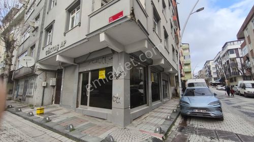 İstanbul Sultangazi'de Kiralık Dükkan
