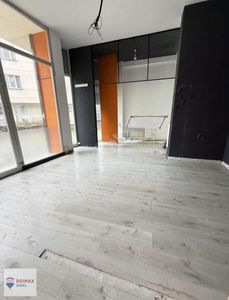 Atatürk Caddesine Yürüme Mesafesinde Düz Giriş Dükkan