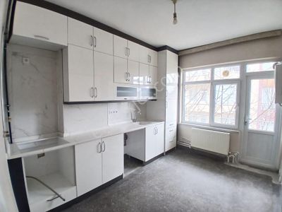 Akçay Emlak'tan Akşehir Stadyum Yanında Bakımlı 2. Kat Kiralık 3+1 Daire