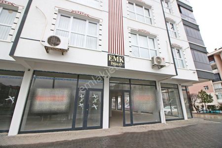 Gamze Emlak'tan Kıbrıs Caddesi'nde 320m² Köşe Başı Dükkan!