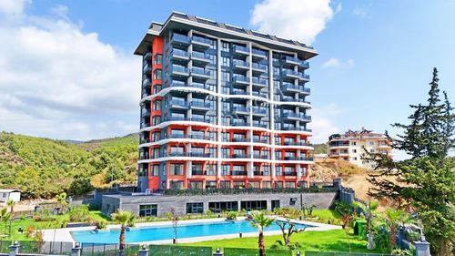 Alanya / Demirtaş’ta Deniz & Havuz Manzaralı 1+1 Satılık Daire