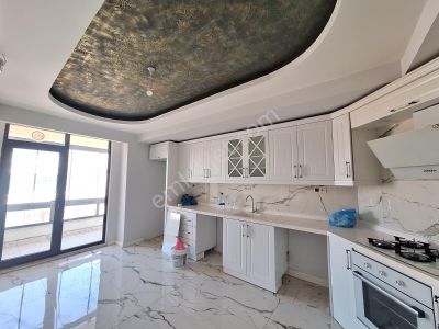 Yaman'dan Bolvadinde Alaca Mahallesinde Kiralık 3+1 Daire