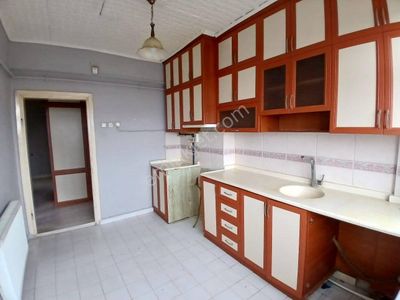Akçay Emlak'tan Akşehir Perşembe Pazarı Altında Doğalgazlı Kiralık 2+1 Daire