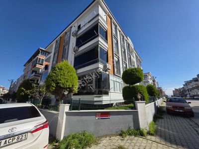 Irmaksudan Altınkumda Kombili Asansörlü Öncephe 1+1 Daire