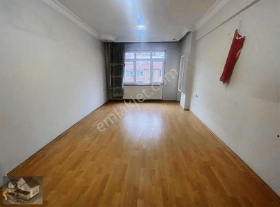 Silahtarağa Karadeniz Caddesinde Satılık 3+1 120m2 Daire