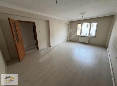 *genç Grup* Millet Cad Ve Esogü Ünv Yakını Güzel Konumda Şık 3+1