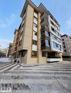 Erenler Mh Fetih Cd 100m Halı Saha Yanı 3 + 1 110 M2 Net