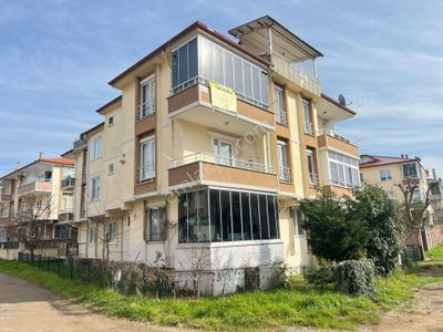 Karasu Gazi Okul Yanı Katta Eşyalı Kombili 2+1 Daire