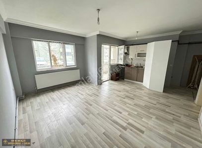 Karaköy Egemenlik Cad.özel İdare 500 M İlersi Kiralık 1+1 60m2