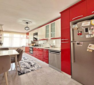 Metrobüse 5'dk Site İçinde Masrafsız 3+1 Arakat Satılık Daire