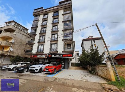 Sultanbeyli Orhangazi Mahallesinde 105 M² Klimalı Eşyalı Dükkan