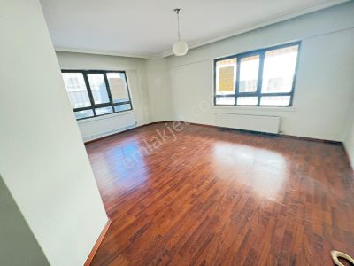 Göral Emlak 1+1 Dikmen Caddesi Paralelin De