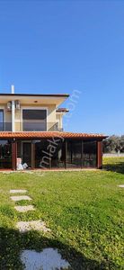 Kuşadası Davutlarda Sürekli Kiralık Eşyalı Havuzlu 3+1 Villa