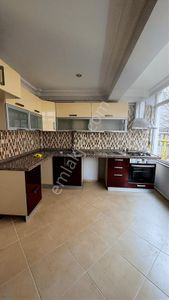 Merkezde Karakolun Yanında Kiralık 2+1 115 M2 Geniş Daire