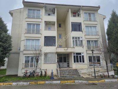 Realty Worlddan Akyazı Ömercikler Toki Sitesinde Arakat 80m2 2+1