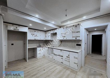 Yörük Mahallesi Gürsel Caddesi Üzeri Satılık Sıfır 3+1 Daire