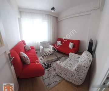 Eski Pazar Caddesinde 2+1 Eşyalı Satılık Daire