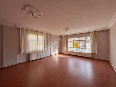 Barut Emlaktan Güney Cephe 125 M2 3 Cepheli 3+1 Daire 3. Kat