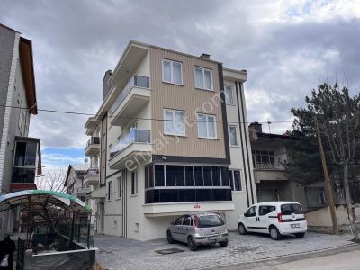 Gazi Mahallesi'nde Eşyalı Ve Asansörlü Ara Kat Kiralık 2+1 Daire