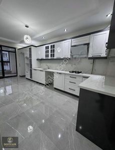 Ad-desticiler Emek Ertaş Dibi 3+1 Geniş Lüx Daire