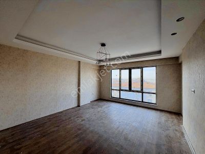 Fıstıklık Merkezi Konumda Cephesi Açık Satılık 3+1 Fırsat Daire