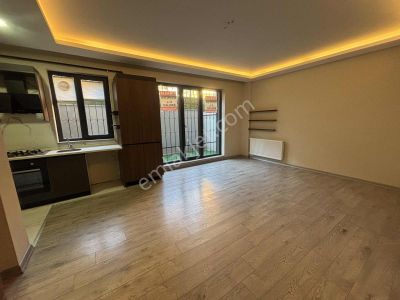 F-l Emlaktan Emaar Avm Libadiye Yakını Geniş 1+1 Yeni Bina