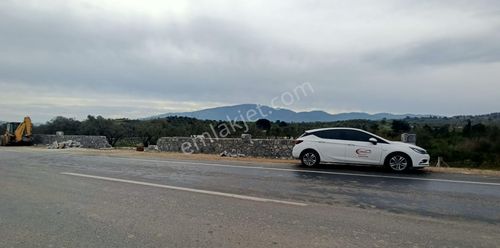 Kuşadası Yeniköy Çınar Kirazlı Bölgesinde Yola Sıfır Arsa
