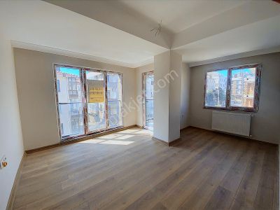 İbar'dan Küçükyalı Metroya 3 Dk Yürüme Mesafesinde Ön Cephe