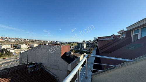 Vista Yapı'dan Beylikdüzü Yakuplu'da Kiralık 1+1 Teras Katı