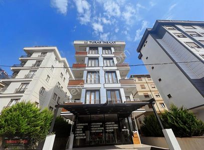 Maltepe Cevizli'de 2+1 Balkonlu Kiralık Daire