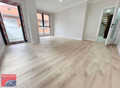 Sultanbeyli Adil Mah De Satılık 4+1 Üst Dublex