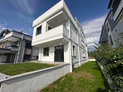 Kumsaldan Akçay'da Kaz Dağlarının Eteğinde_2+1_sıfır Lüx Dublex*